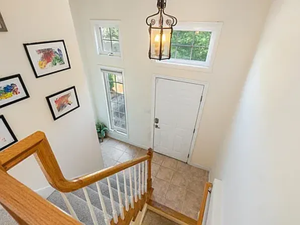 195 Captain Eames Cir #195, Ashland, MA 01721