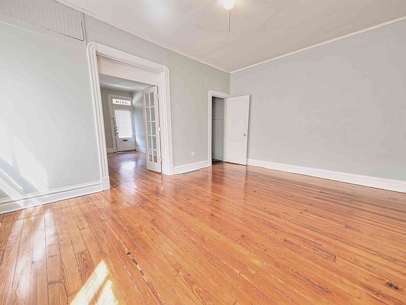 3rd image of 3970 Cleveland Ave