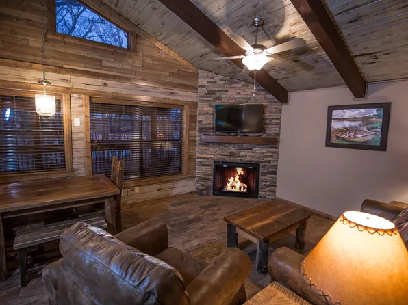 26 Cave Ln Cabin 19, Branson, MO 65616
