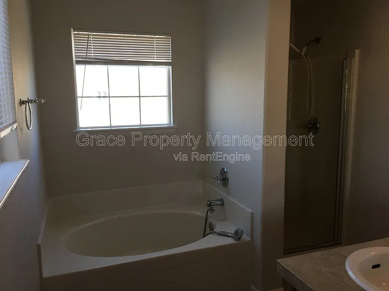 574 W 91st Dr — Photo 12