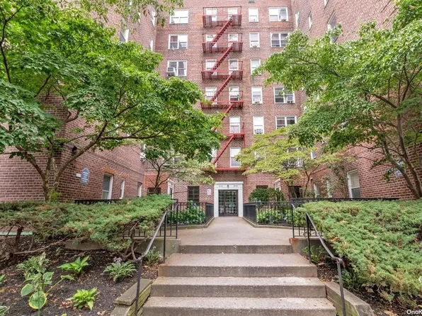 39-30 52 Street #2E, Woodside, NY 11377