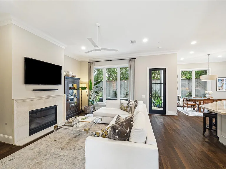 1527 Cunningham Parc Ln — Photo 3