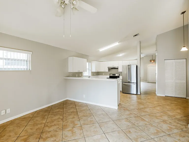 6642 NW 42nd Ave — Photo 6