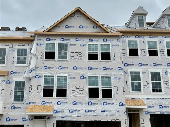 756 Olivia St, Pittsburgh, PA 15205