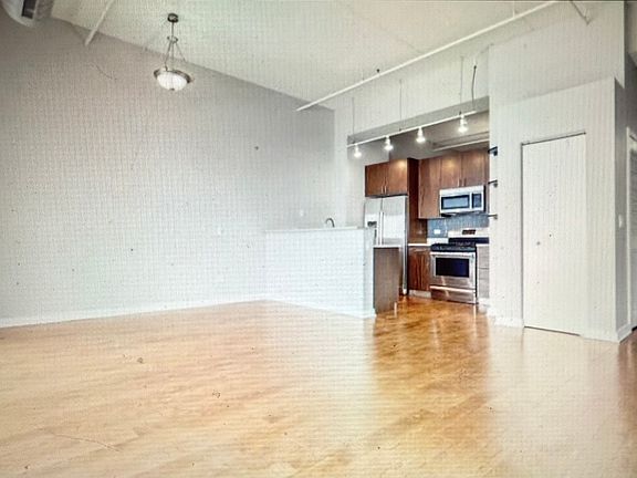 2nd image of 1224 W Van Buren St APT 702