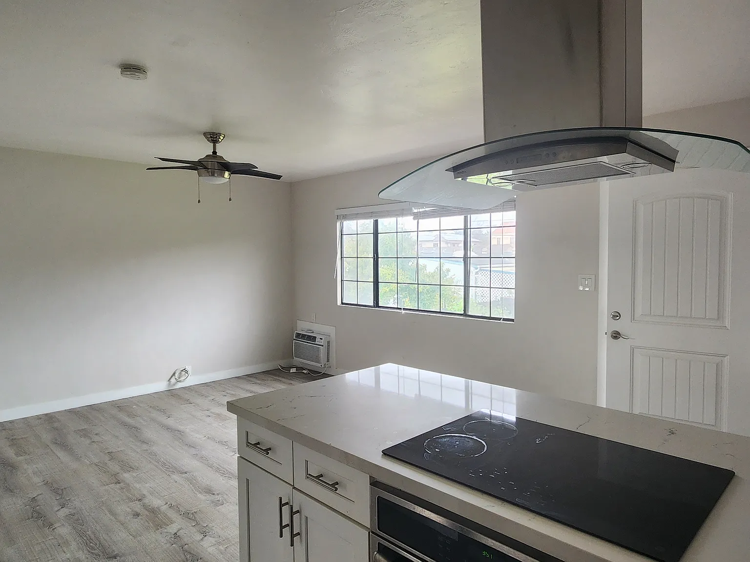 1 bed, 550 sqft, $1,900 — Photo 4