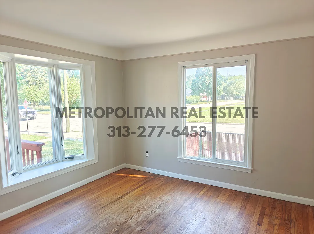 3 bed, 860 sqft, $1,600 — Photo 3