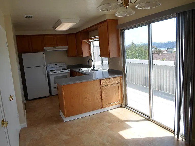 117 Sunset Cir #27 — Photo 6
