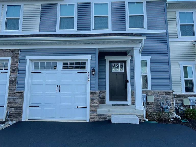 112 Azalea Dr — Photo 1