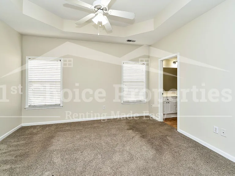 916 Daventry Trl — Photo 9