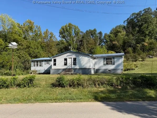5291 Eighteen Mile Creek Rd, Leon, WV 25123