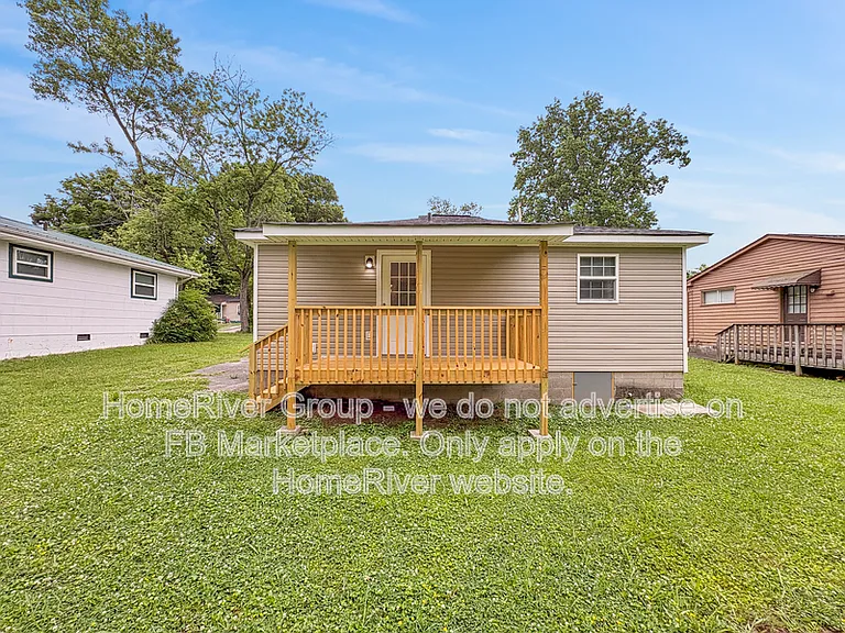 817 Henderson Ave — Photo 15