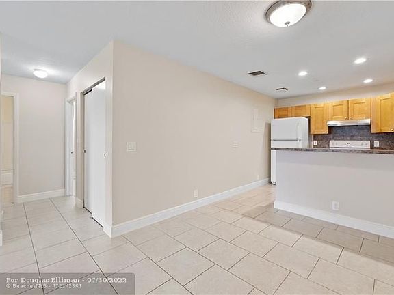 4th image of 10831 NW 45th St