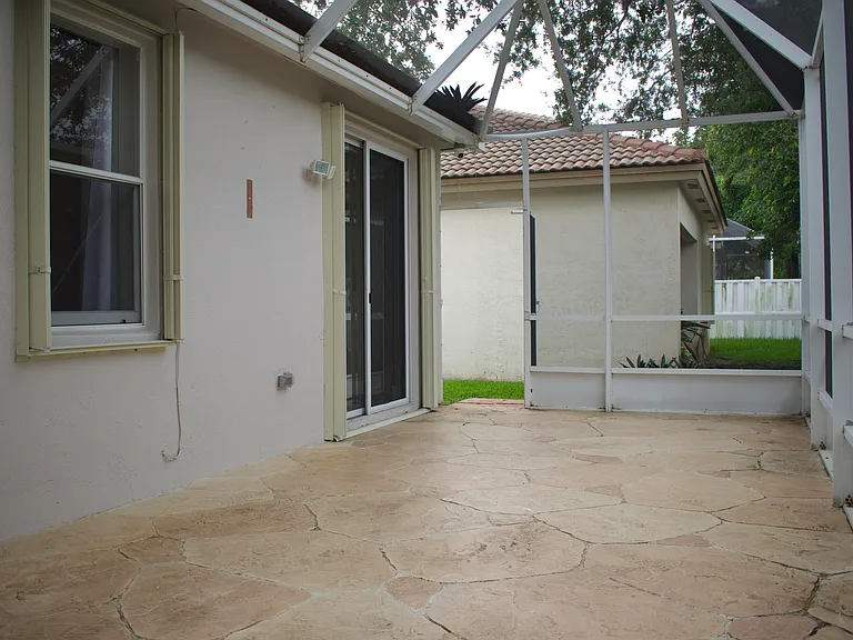 4907 Pelican Mnr — Photo 38