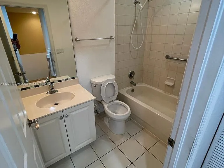 2020 Freeport Dr #2020 — Photo 14