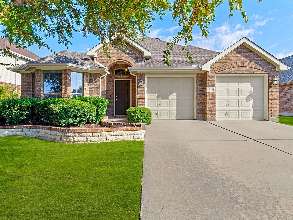 1st image of 819 Lake Forest Trl