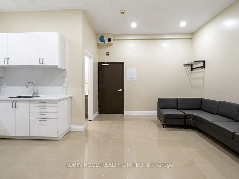 3753 Lake Shore Blvd W #7 — Photo 5