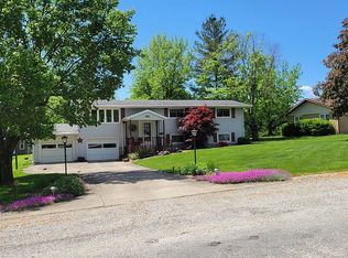 1940 E 1265 North Rd, Shelbyville, IL 62565