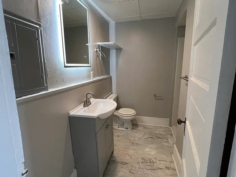 526 E 8th Ave #1 — Photo 3
