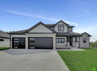 3459 Tree Line Dr, Lincoln, NE 68516