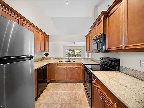 5th image of 186 Pebble Shores DR #202