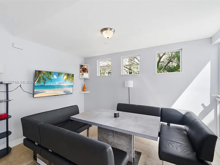 832 N Victoria Park Rd #832 — Photo 11