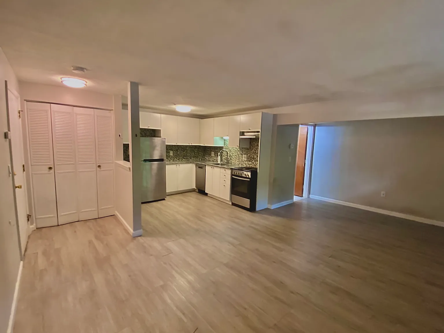 Studio, 386 sqft, $1,450 — Photo 3