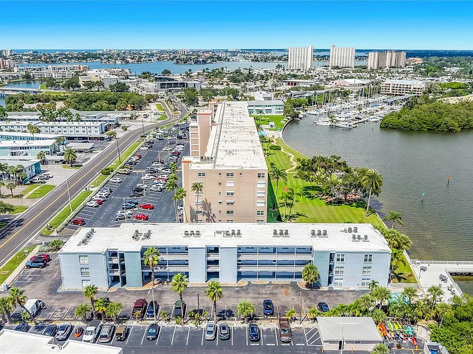 1859 Shore Dr S #303