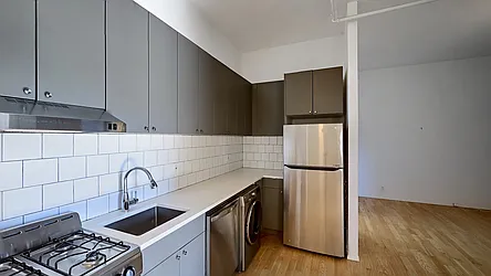 Rented by LEE & ASSOCIATES NYC RESIDENTIAL LLC