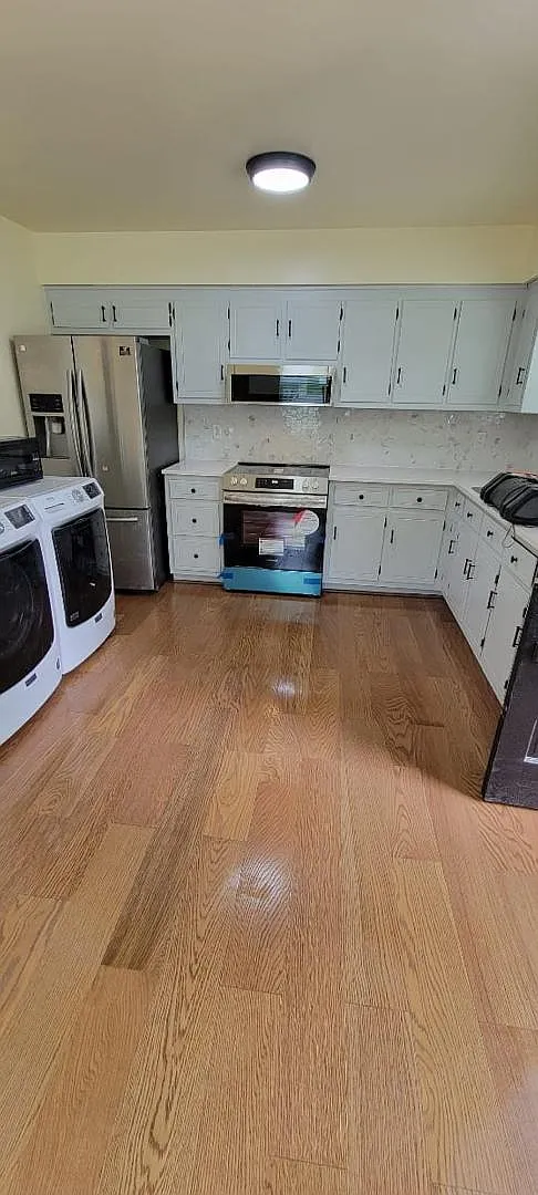 3 bed, 1.5 bath, 1176 sqft, $2,000 — Photo 3