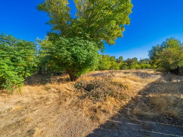 20609 Prairie Ln, Redding, CA 96002