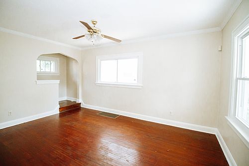 4th image of 3342 Jeannette Ave