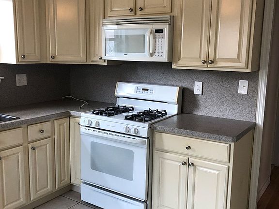 4th image of 534 Woolley Ave