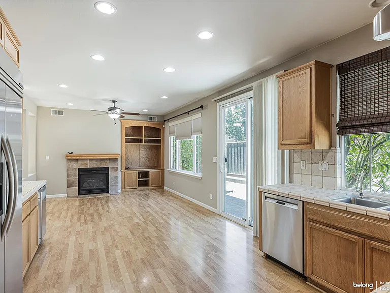 2721 Moet Ln — Photo 6
