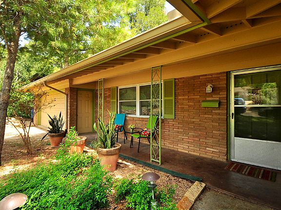 3rd image of 3002 Oak Park Dr
