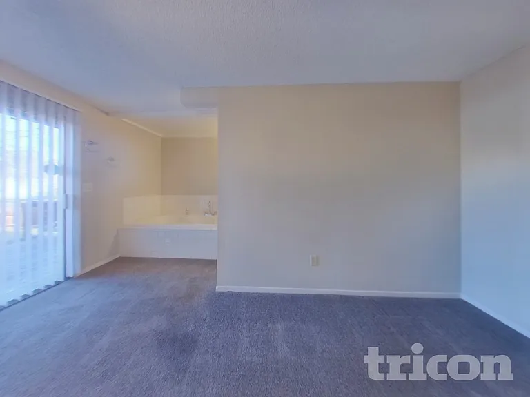 841 Wyoming Ave — Photo 6