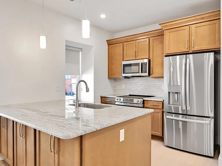 132 E Market St #204 — Photo 5