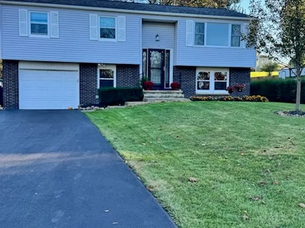 104 Pamela Ln, Newark, NY 14513