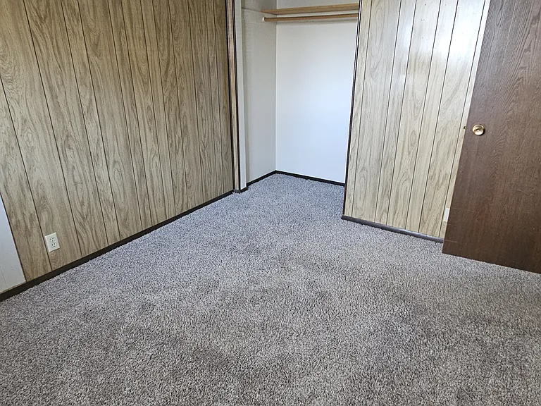 2411 Kensington Ave — Photo 5