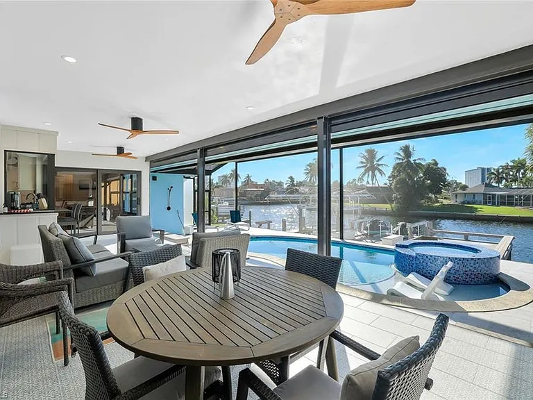 50 Copperfield Ct — Photo 31