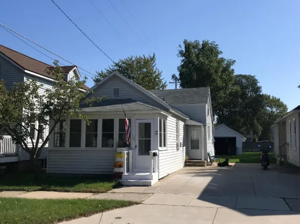 210 N 3rd St, Grand Haven, MI 49417