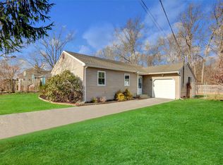 15 Golden Gate Dr, Shirley, NY 11967