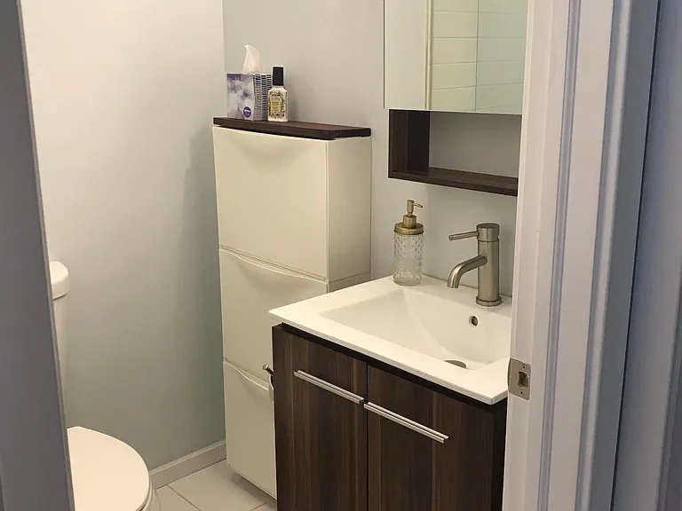 1247 N Dover St — Photo 16