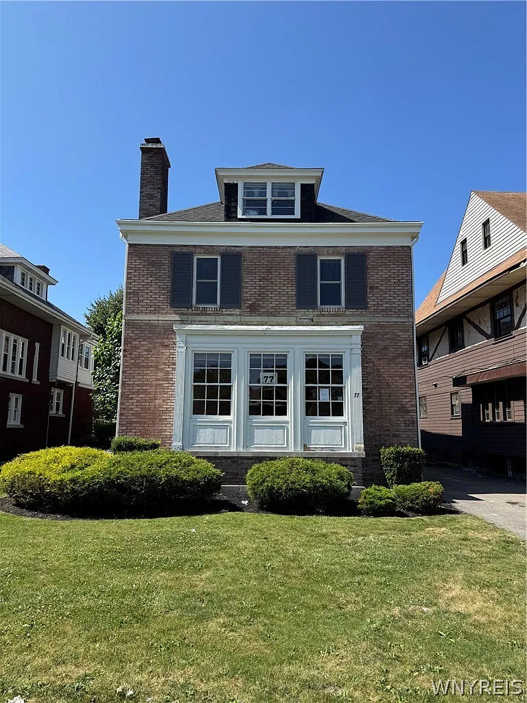 4 bed, 2.5 bath, 2124 sqft, $2,550 — Photo 2