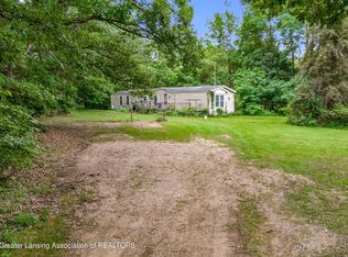 300 E Mill St, Maple Rapids, MI 48853