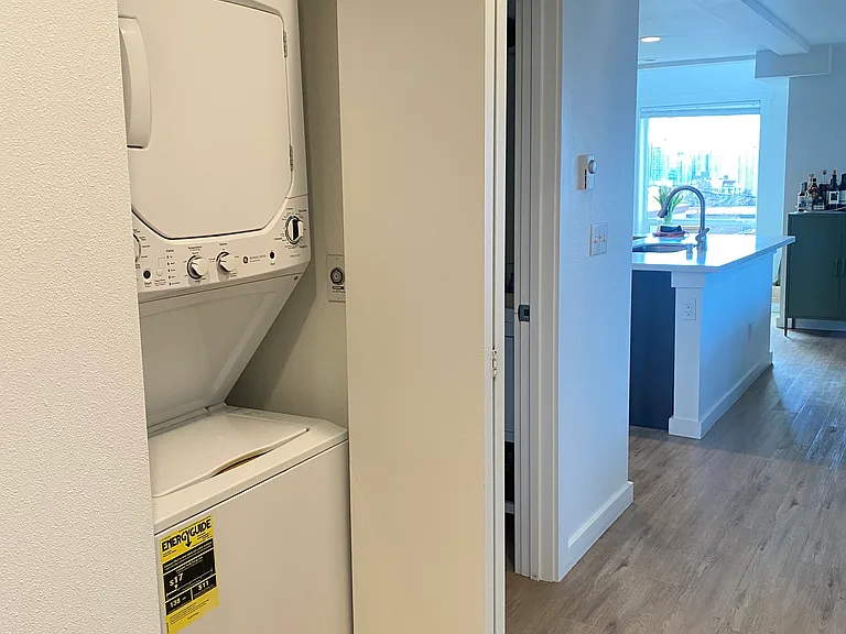 316 13th Ave E #404 — Photo 9