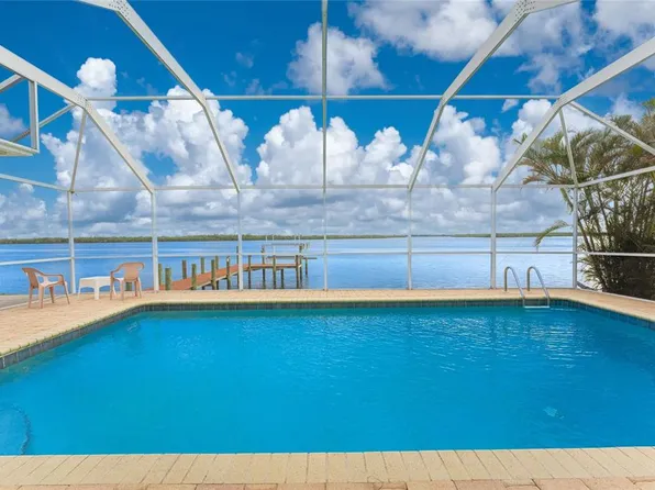 3220 Peace River Dr, Punta Gorda, FL 33983