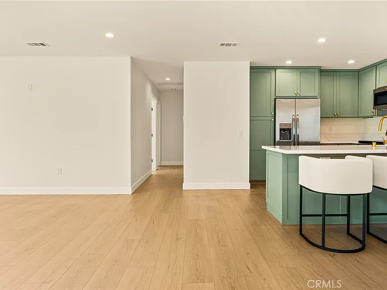 11920 Laurel Ave #A — Photo 8