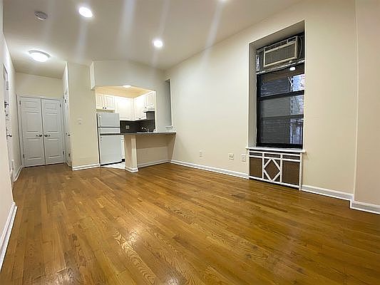2nd image of 151 E 81st St #2GG