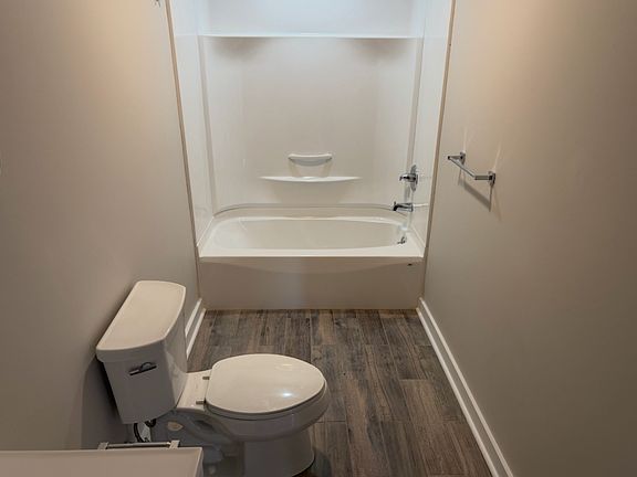 4th image of 501 Linden St #3